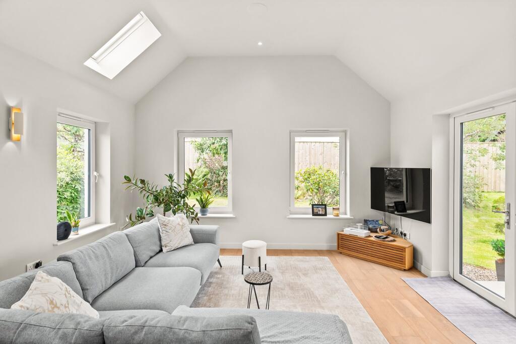 House in Perth - View 4