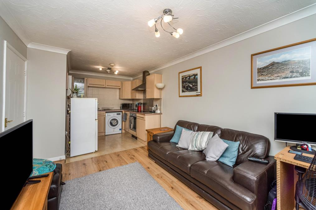 Apartment in Cardiff - View 3