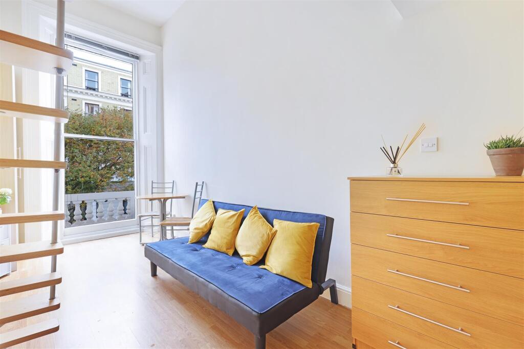 Apartment in London - View 5