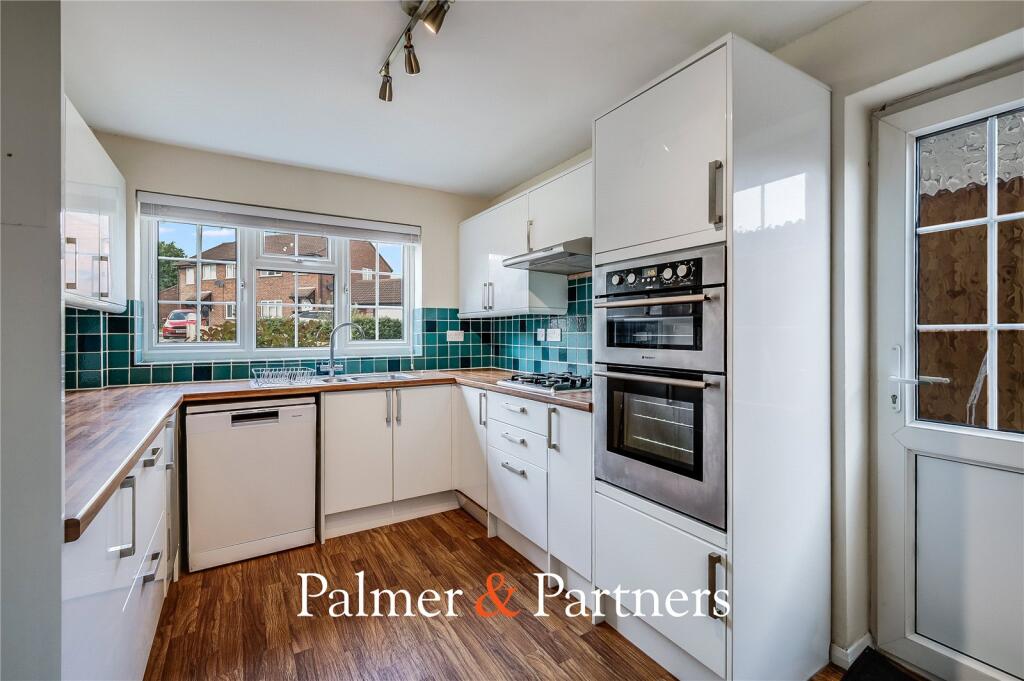House in Chelmsford, Chancellor Park, Chelmer - View 3