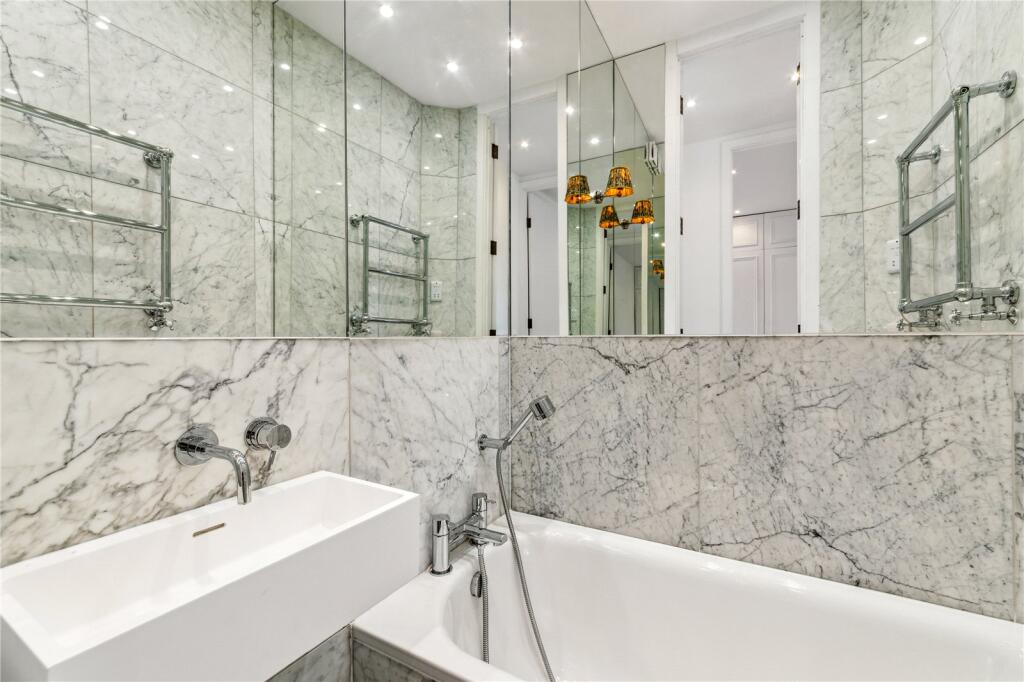 Apartment in London, Royal Borough of Kensington and Chelsea - More