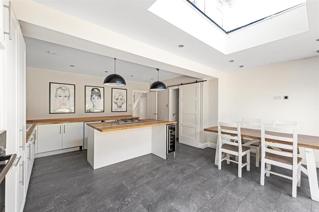 House in London - View 5