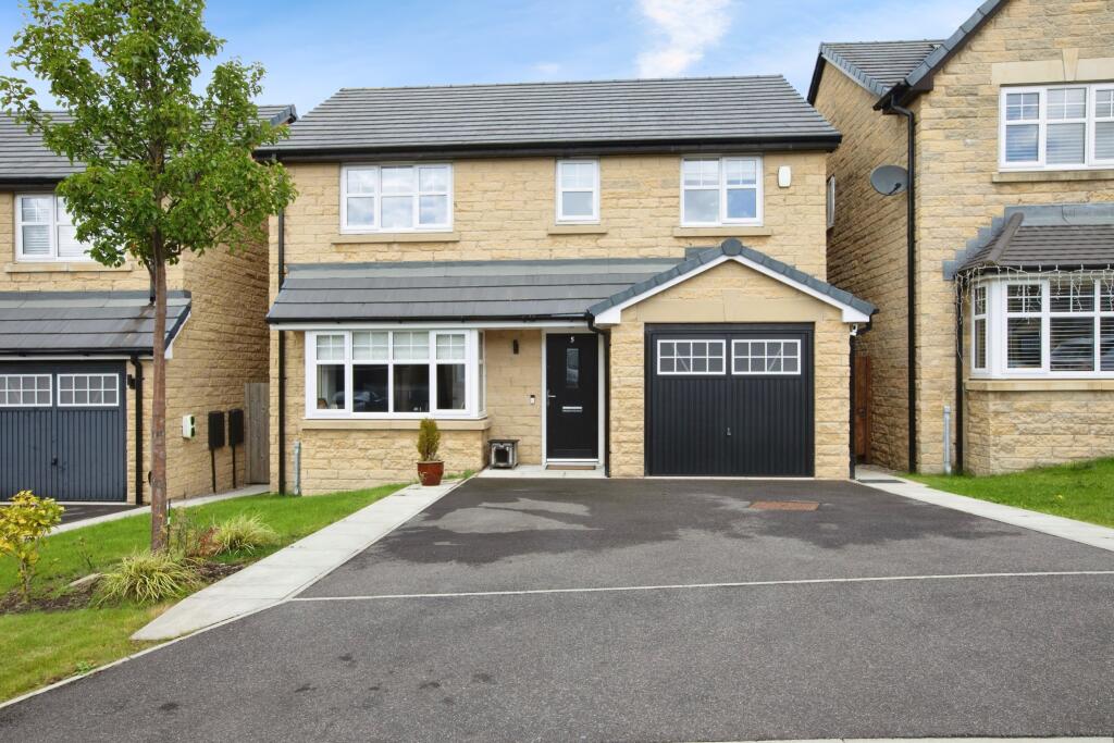 4-bed detached on Cuckoo Close, Darwen, BB3, £340,000