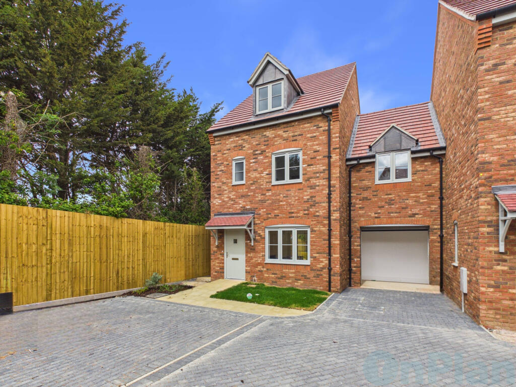 Main image of property: 10 Chancel Close, Eagle Farm, Milton Keynes, Buckinghamshire