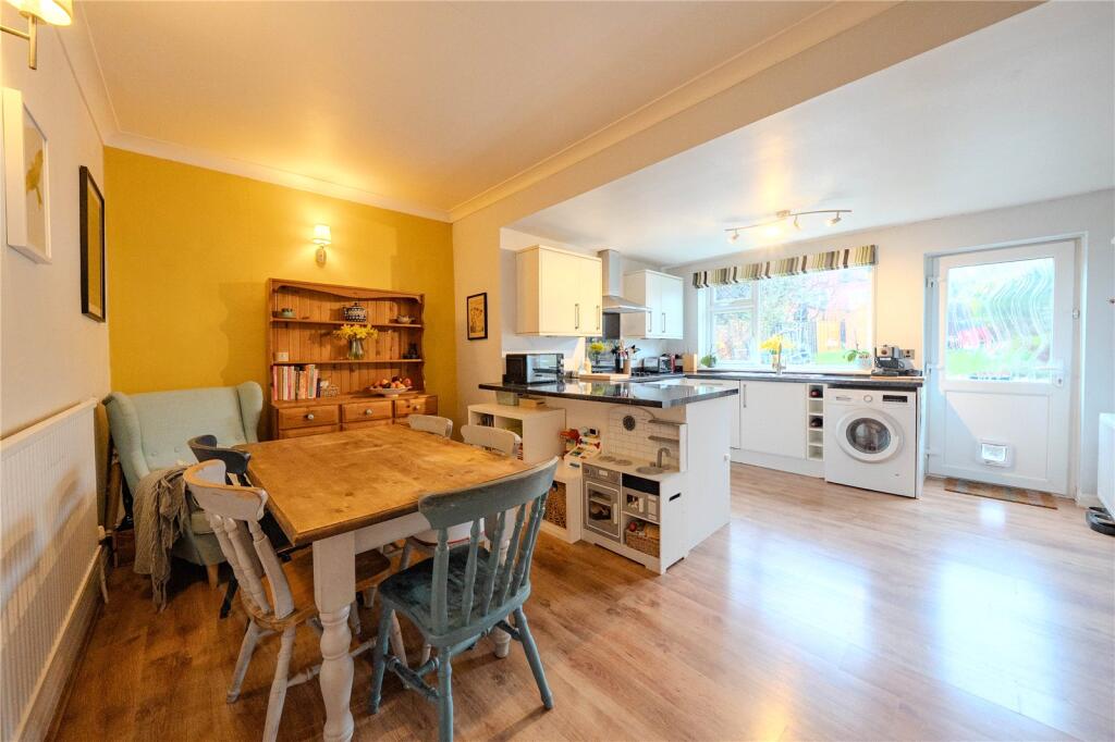 House in Leeds, West Yorkshire - View 3