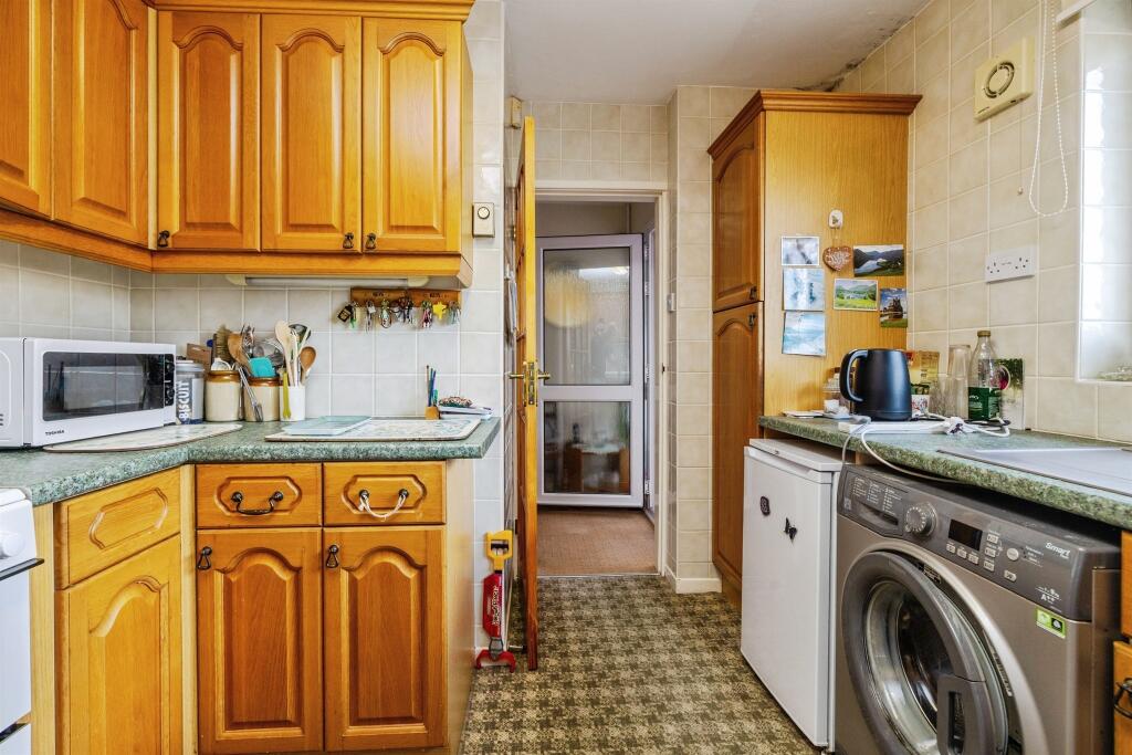 House in Lincoln, Washingborough - More