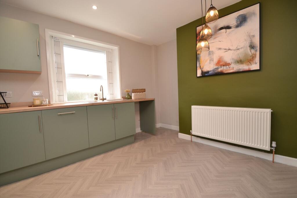 House in Bradford, Thackley, Idle - View 5