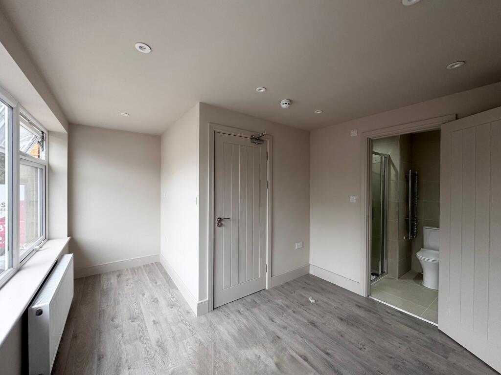 House in Southall - View 4