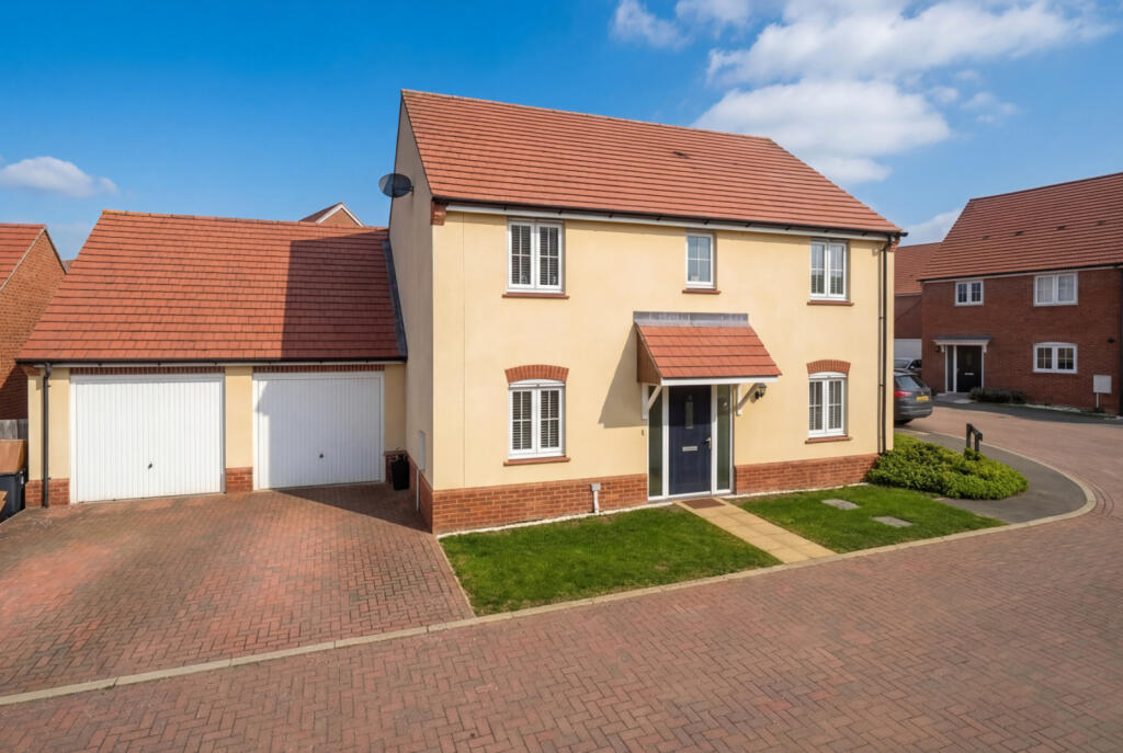 Main image of property: Lincoln Gardens, Thaxted, Dunmow, Essex, CM6
