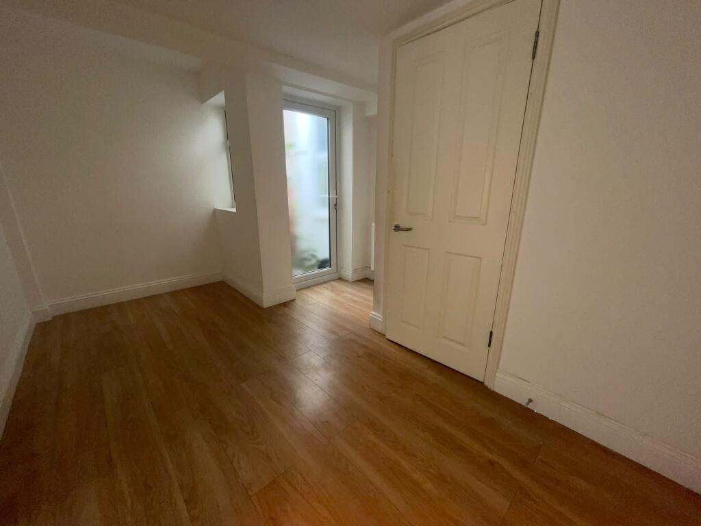 House in London - View 5