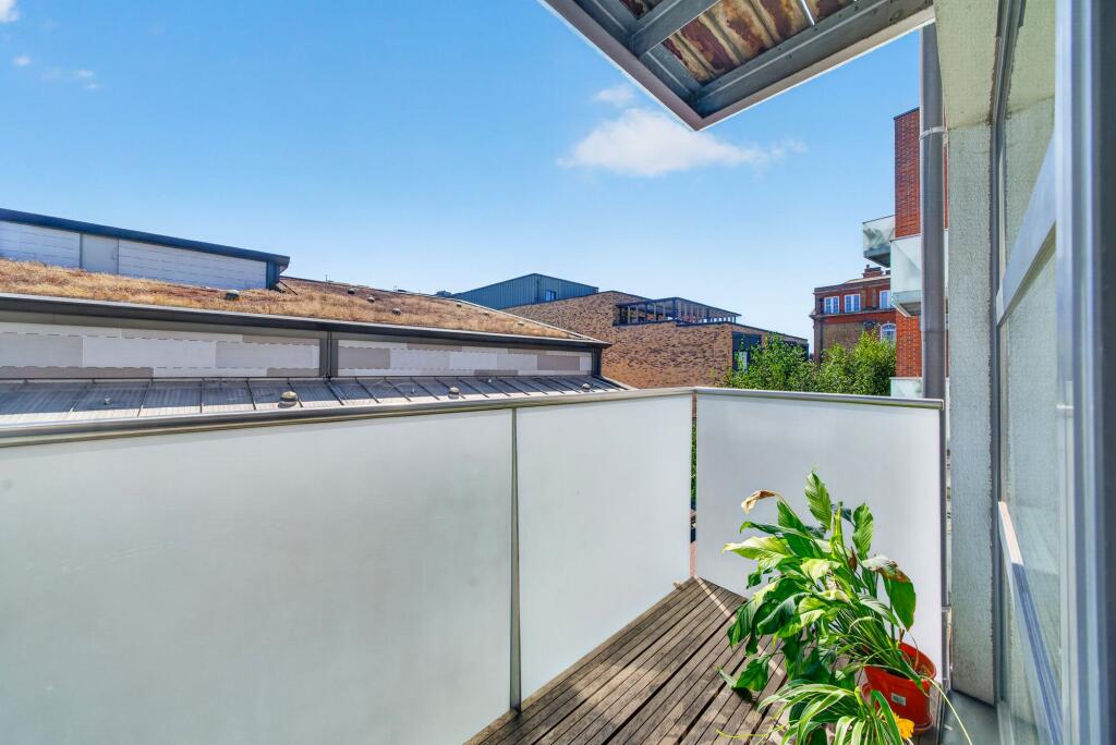 Apartment in London - View 5
