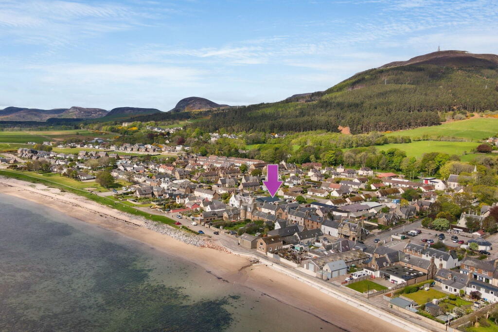 Main image of property: Thistle House, Main Street, Golspie, Sutherland KW10 6TG