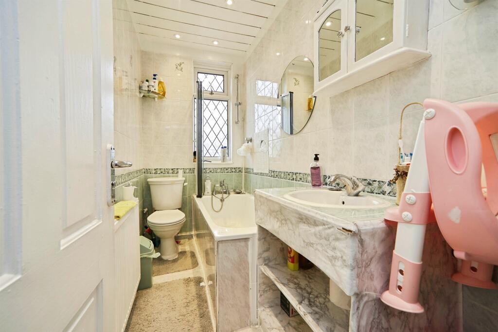 House in Leeds, West Yorkshire - More