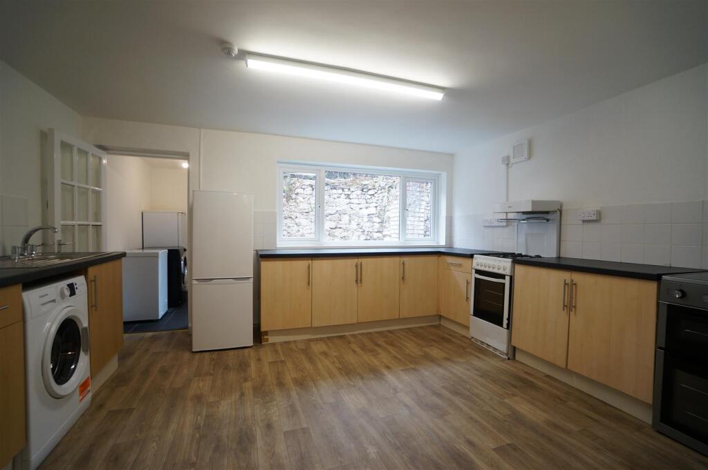 House in Bangor, Upper Bangor - View 4