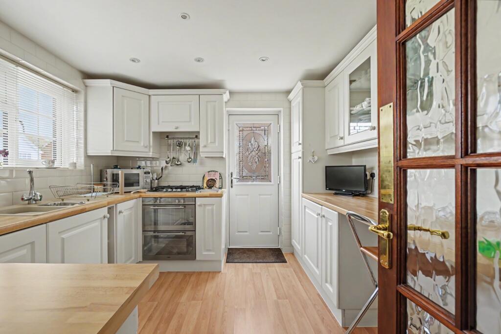 House in Gillingham, Medway - View 5