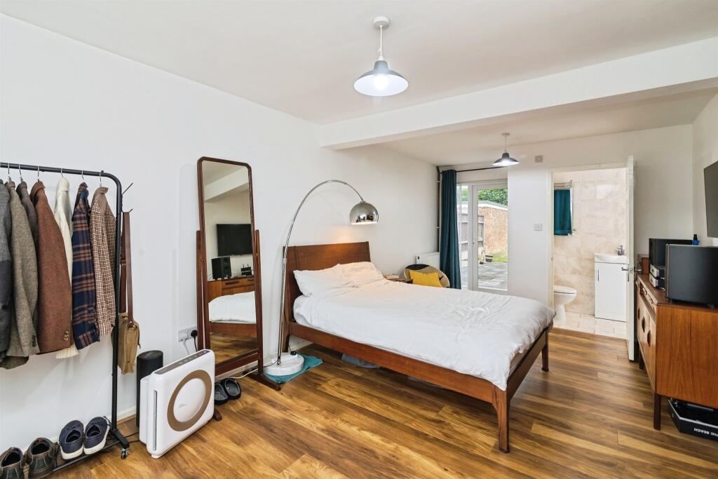 House in East Suffolk, Lowestoft - More
