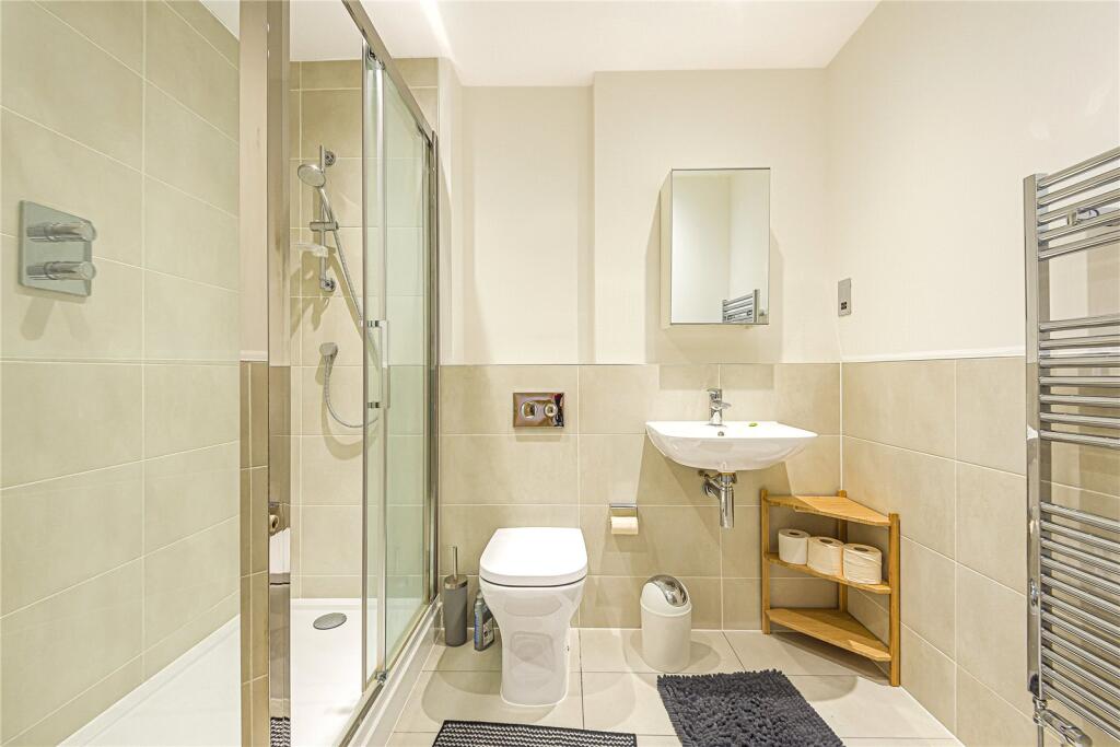 Apartment in Maidenhead, Fishery - More