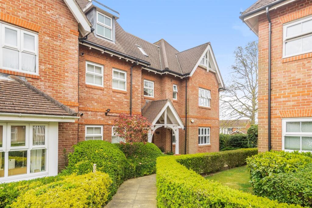 Main image of property: Locks Road, Locks Heath