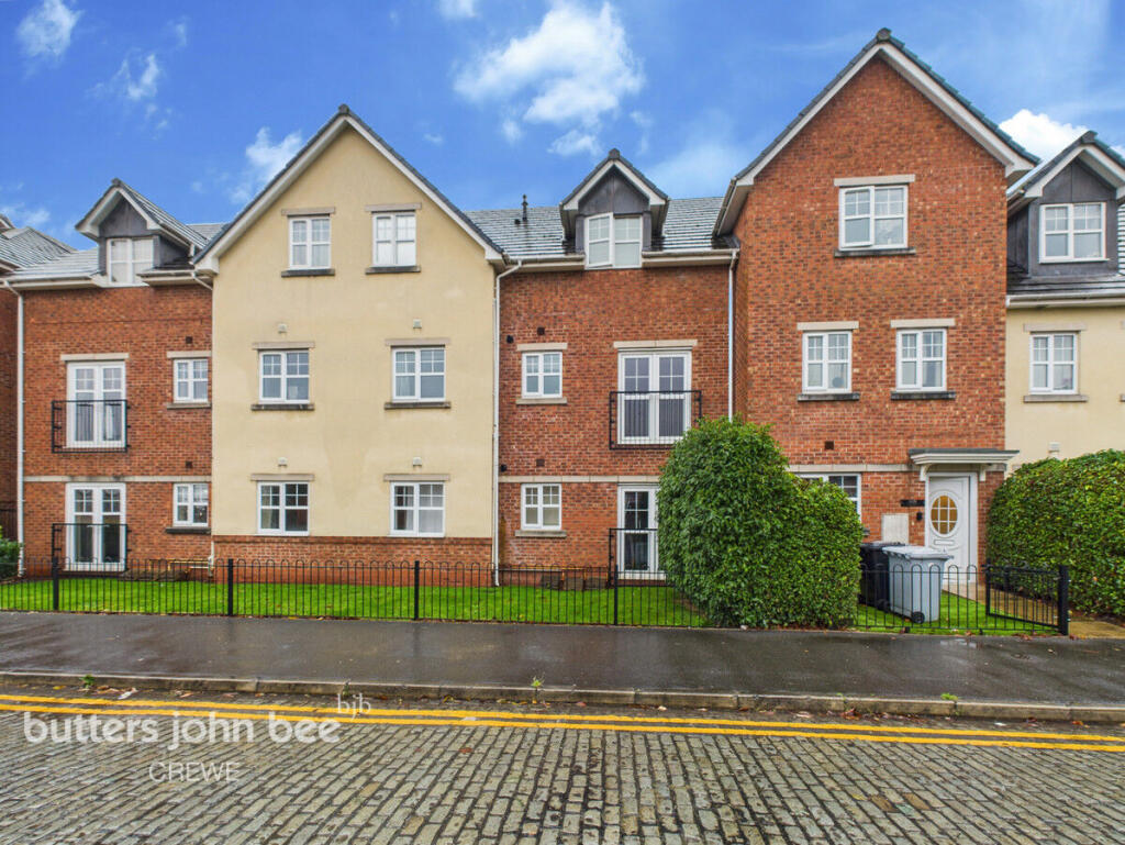 2-bed flat on Partridge Close, Crewe, £85,000