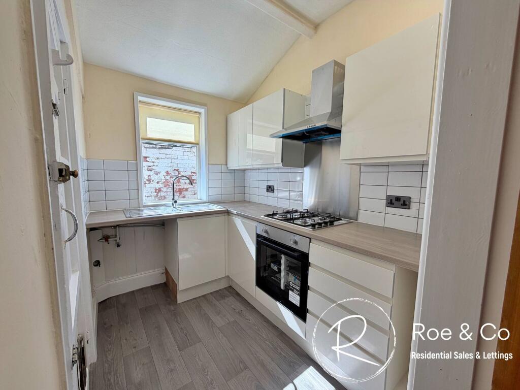 Knowsley Grove, Horwich, BL6 photo 4