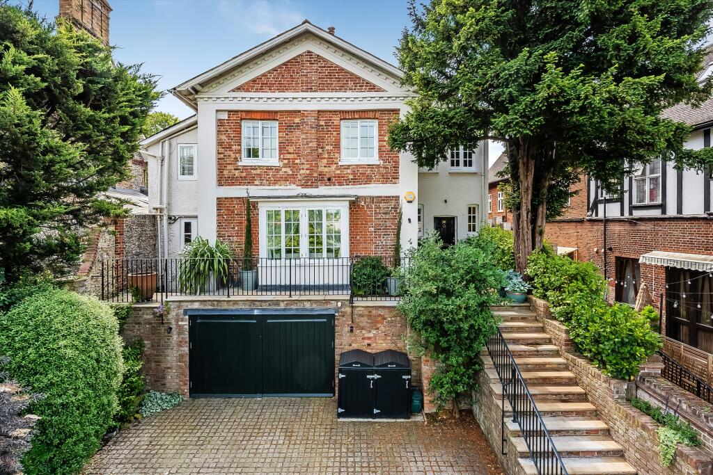Main image of property: London Road, Guildford, Surrey GU1.