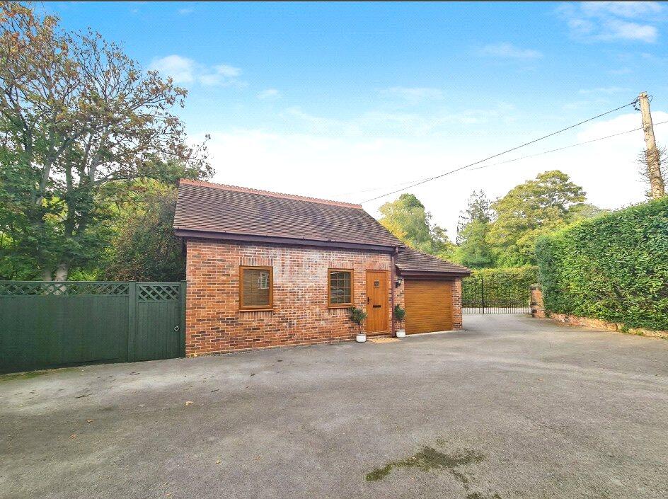 Main image of property: Outlands Lane, Curdridge, Southampton, Hampshire, SO30