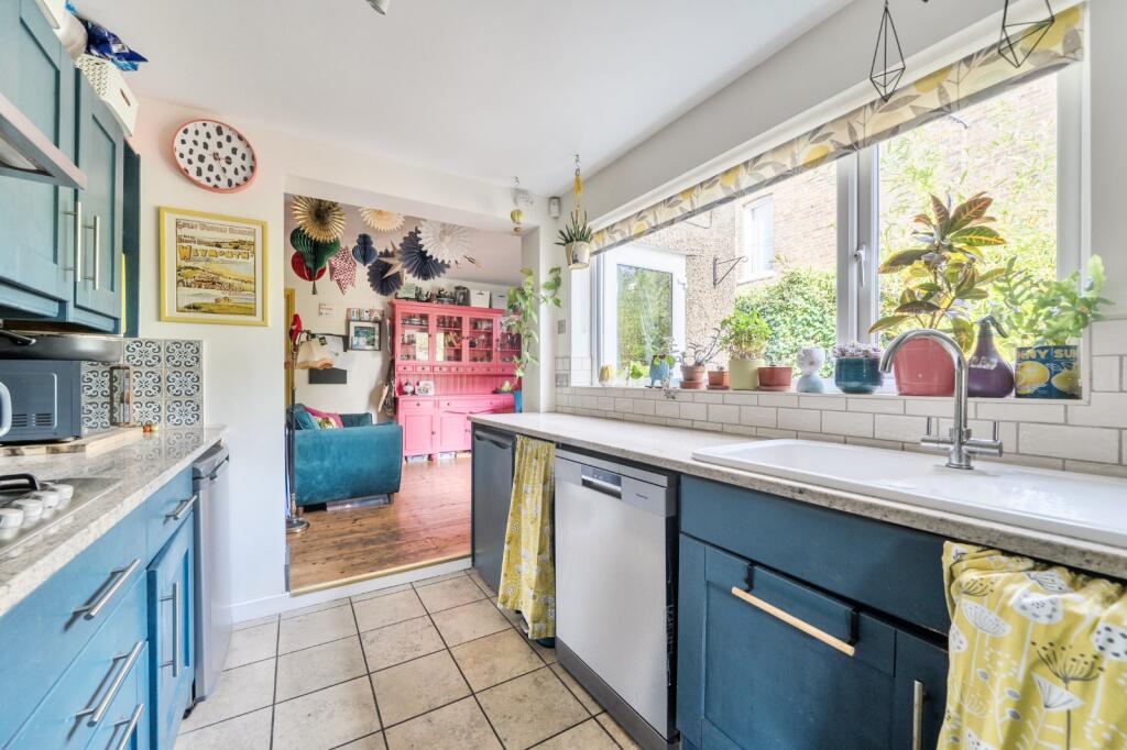 House in Slough, Burnham - View 4