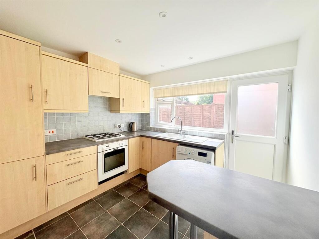 House in Ferndown, Tricketts Cross - View 3
