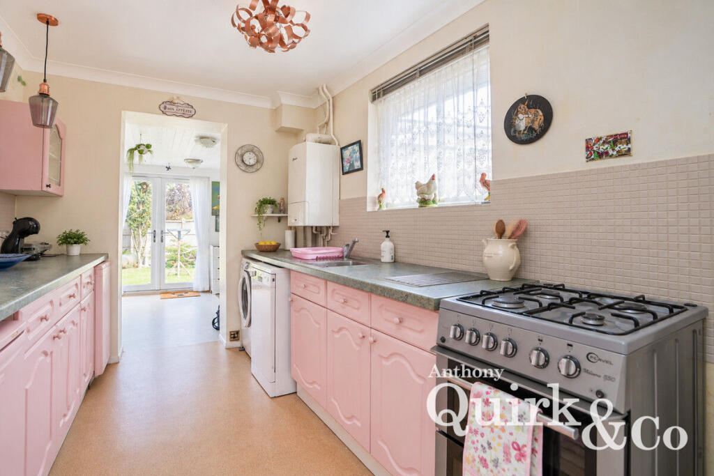 House in Southend-on-Sea - View 4