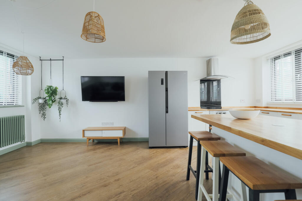 House in Lincoln, Lincolnshire - More