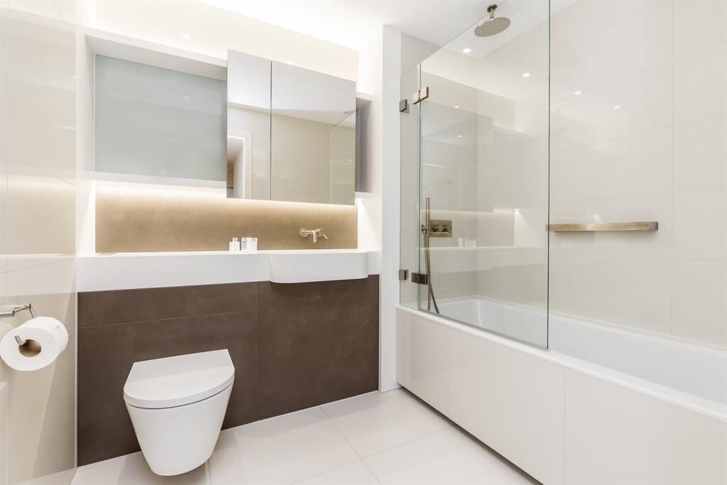 Apartment in London - More