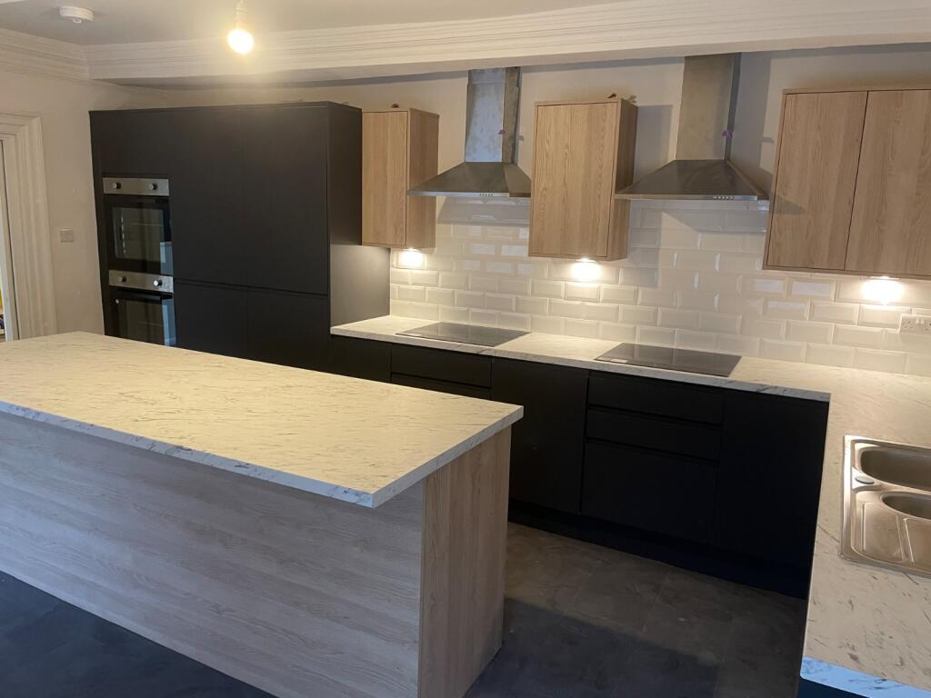 House in Kirklees, Springwood, Highfields - View 3