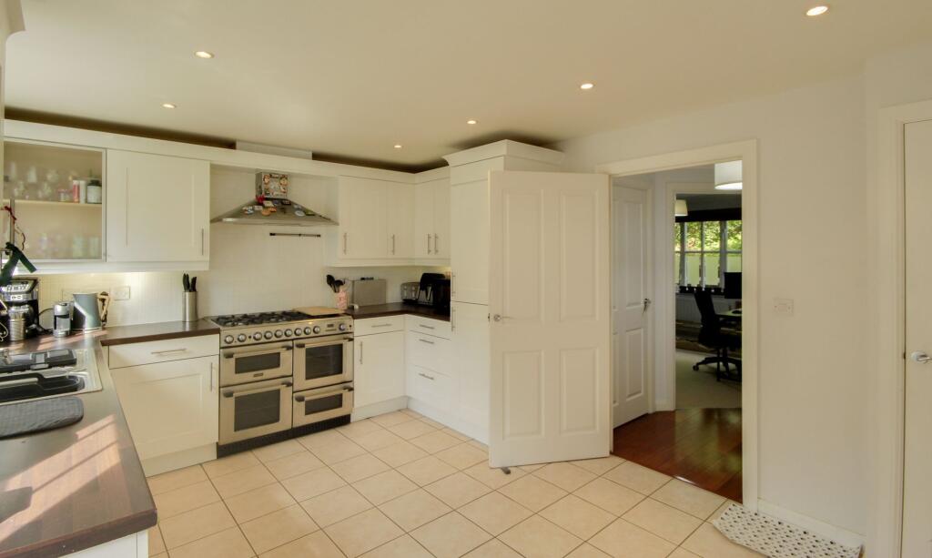 House in Redhill - View 4