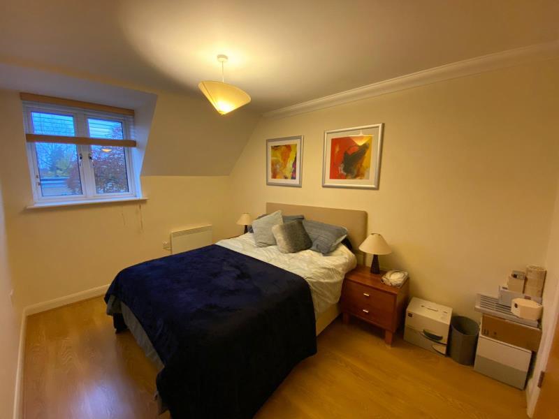Apartment in Woking, Surrey - View 5
