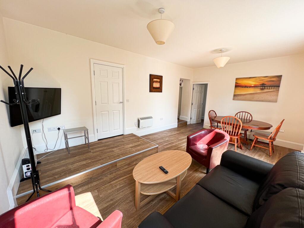 Apartment in Hull - View 5
