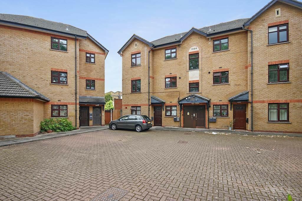 2 bedroom ground floor flat for rent