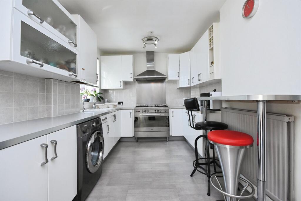 House in Romford - View 5