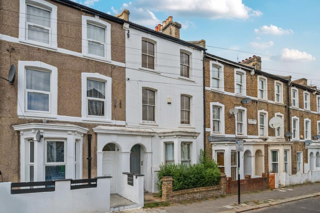 Apartment in London - More