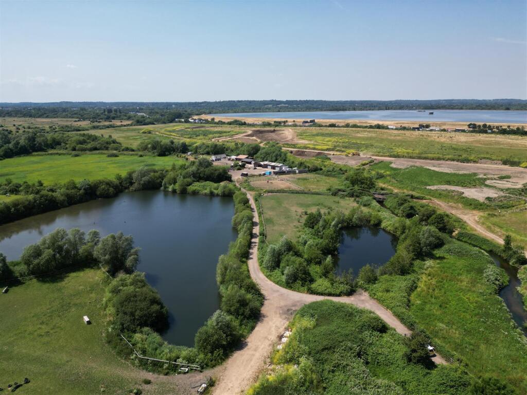 Farm Way, Staines-upon-Thames - View 2