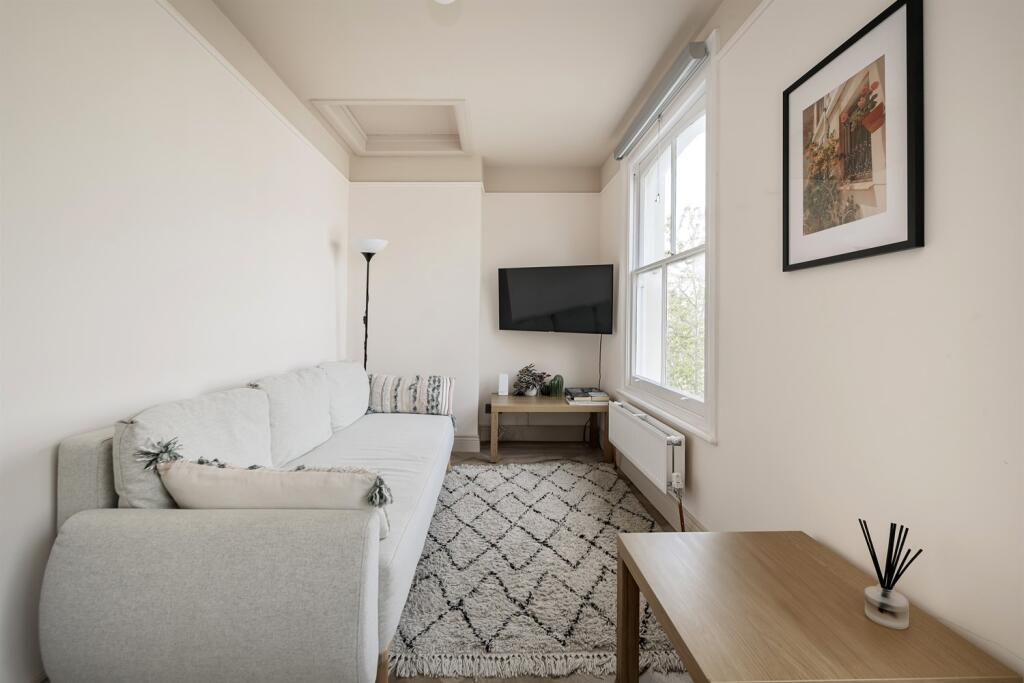 Apartment in London - View 3