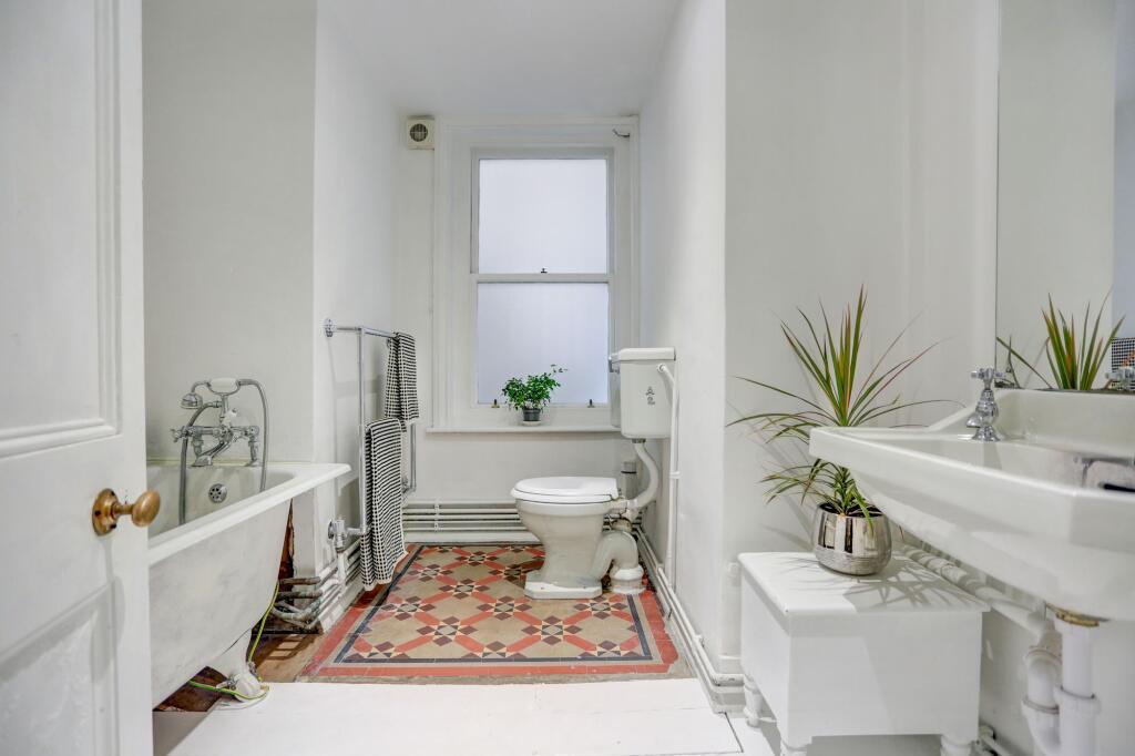 Apartment in Hove, Brighton and Hove - View 5