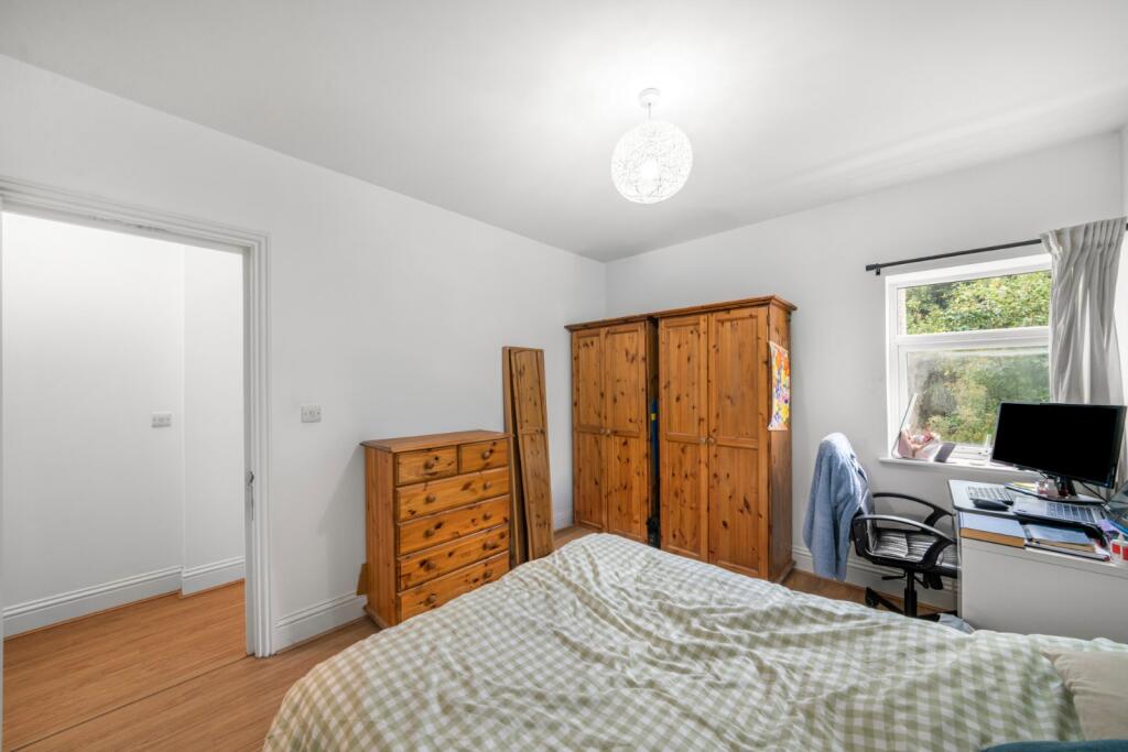 Apartment in London - View 5
