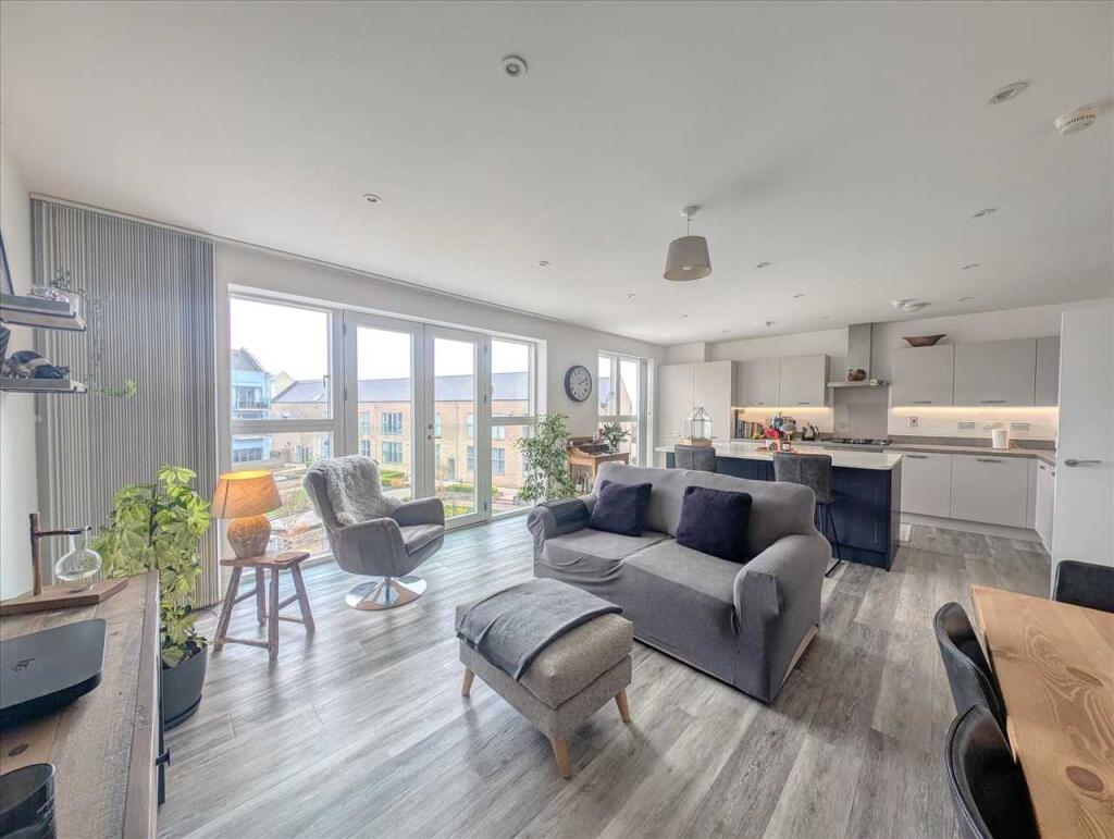 3-bed house on The Shipyard, Waterside Marina, Brightlingsea, £280,000