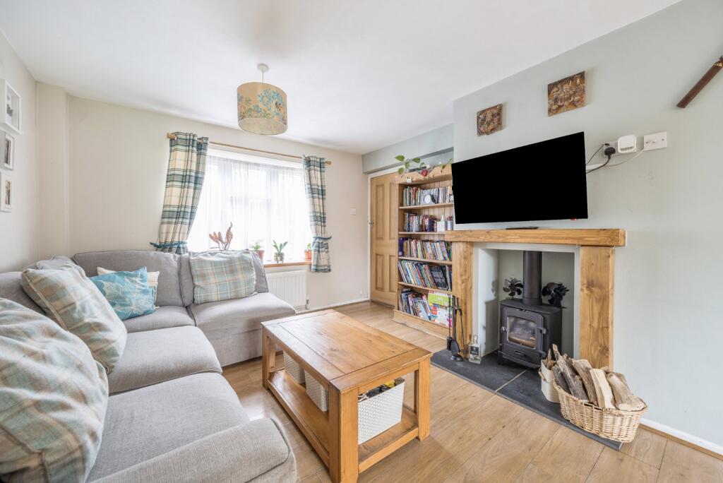 Priory Road, Near Burnham, Berkshire, SL1 photo 2