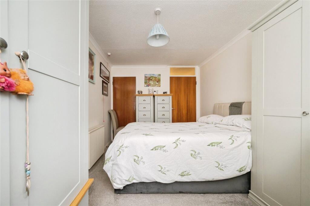 Apartment in Southampton - More