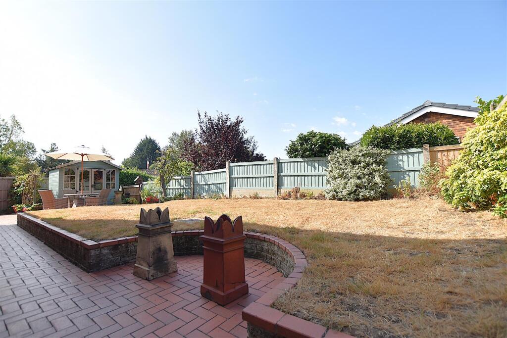 House in Wrexham, Rhosnesni, Acton - View 5
