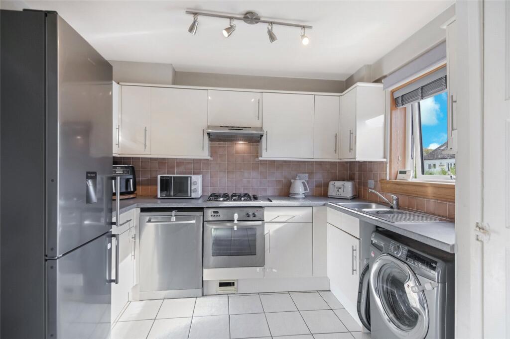House in Glasgow, Knightswood Park, Blairdardie - View 5