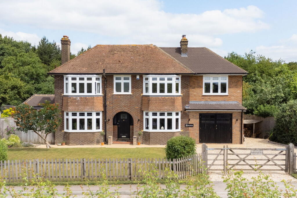 Main image of property: Cheddington Road, Pitstone, Buckinghamshire LU7