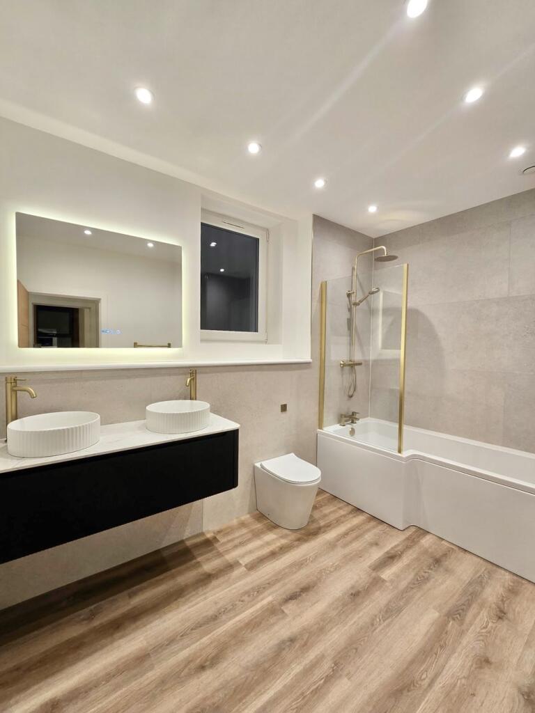 Jubilee Road, Weston-Super-Mare - STYLISH REFURBISHED HOME photo 4
