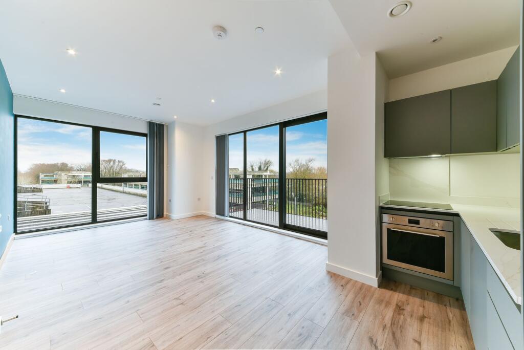 Apartment in Southall - View 2